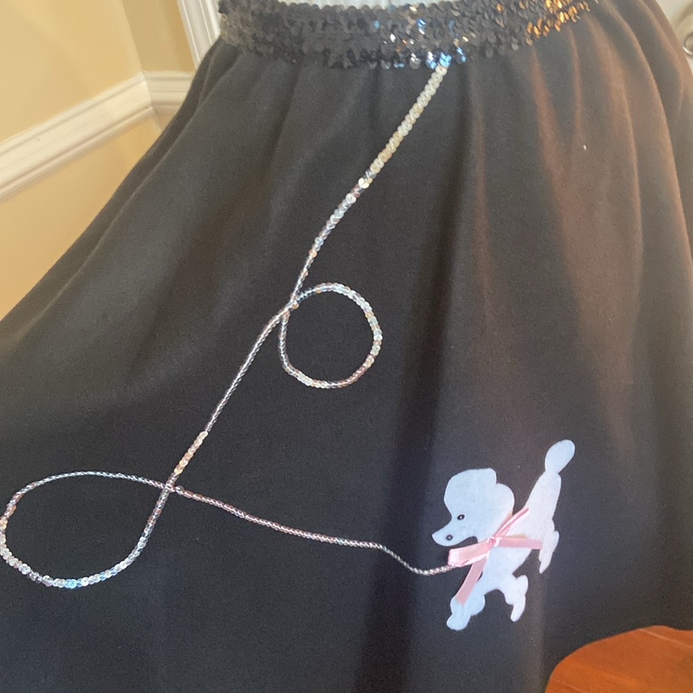 Women’s Poodle Skirt - Picture 3 of 14